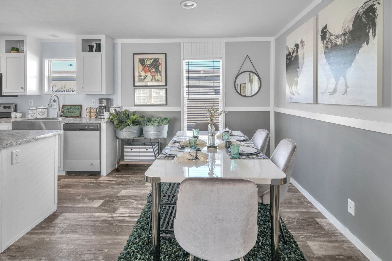 Valu 28563u interior and kitchen home features