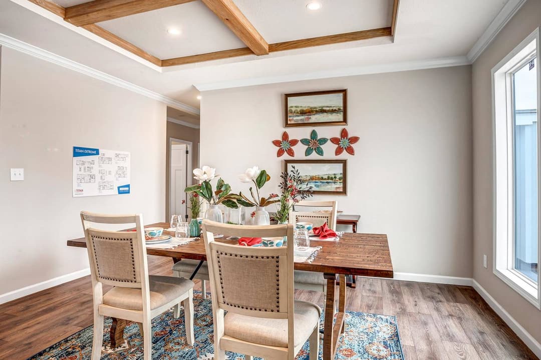 Titan extreme 3276f interior home features