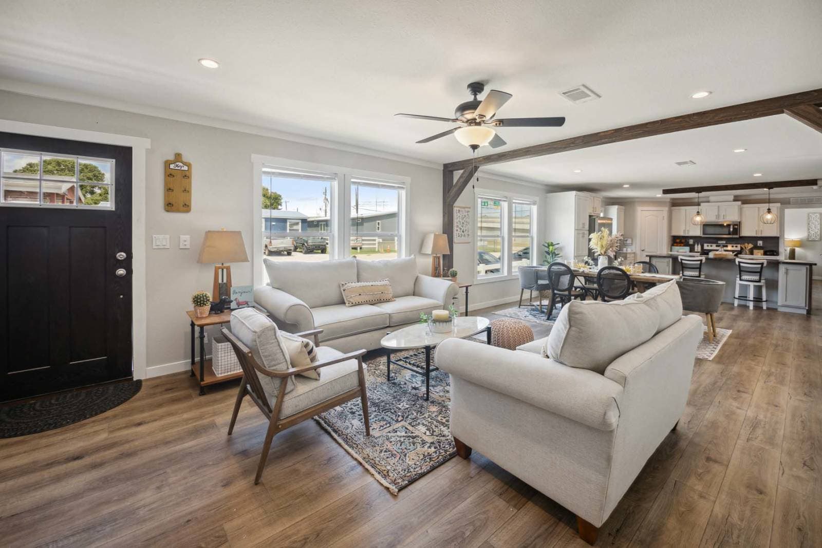 Cedar creek 3276h42106 interior home features