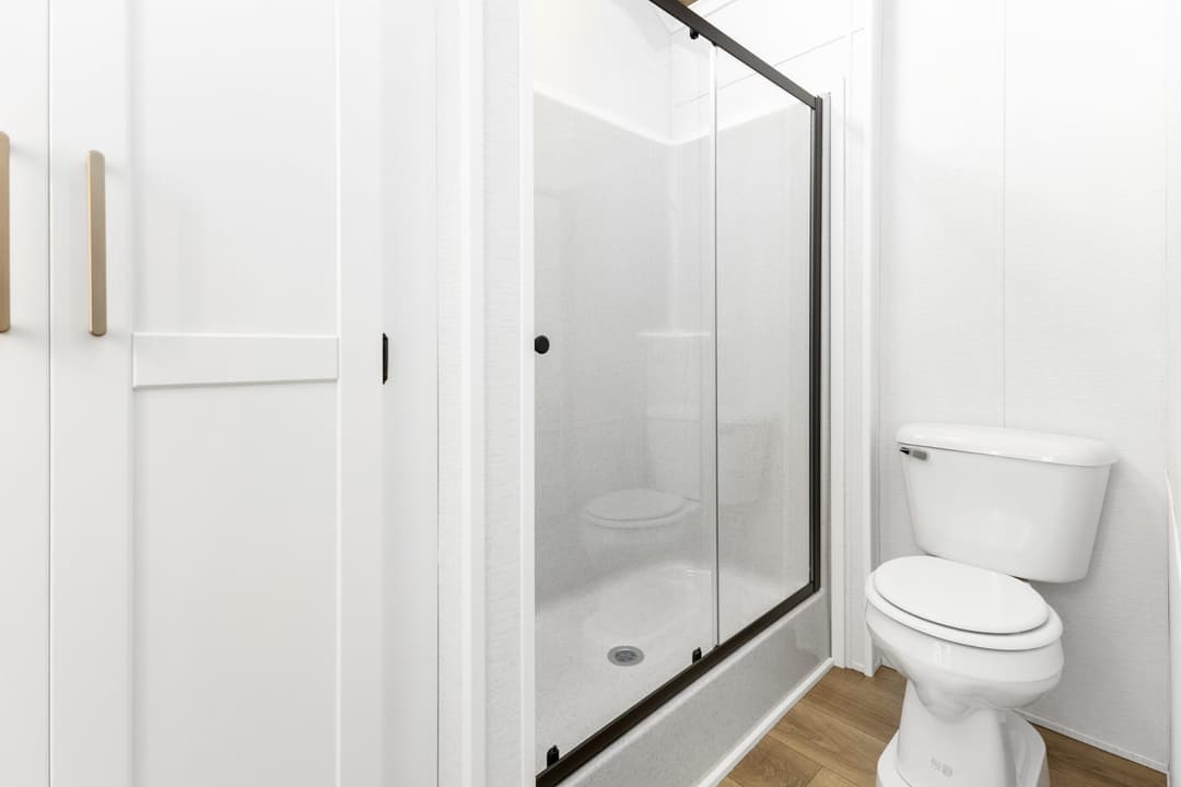 Eldorado 9101 bathroom home features