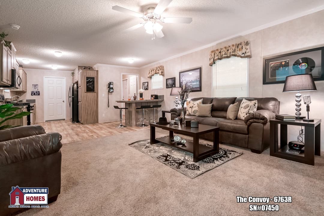 Convoy | 6763r interior home features