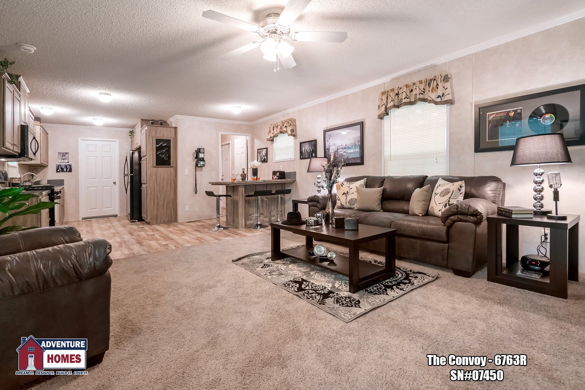 Convoy | 6763r interior home features