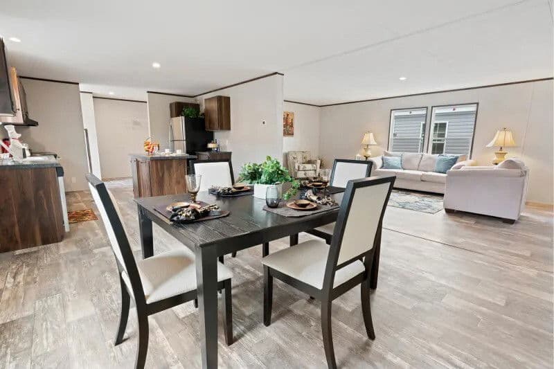 Pinnacle interior home features