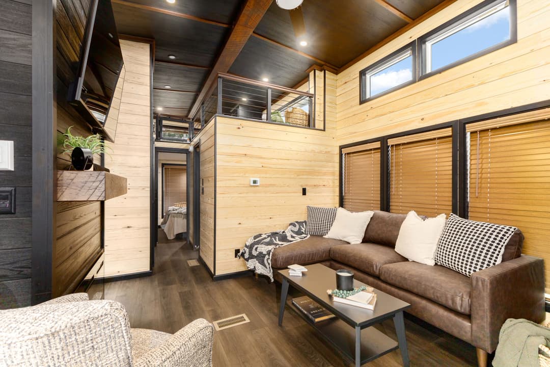 Eldorado 9001 interior home features