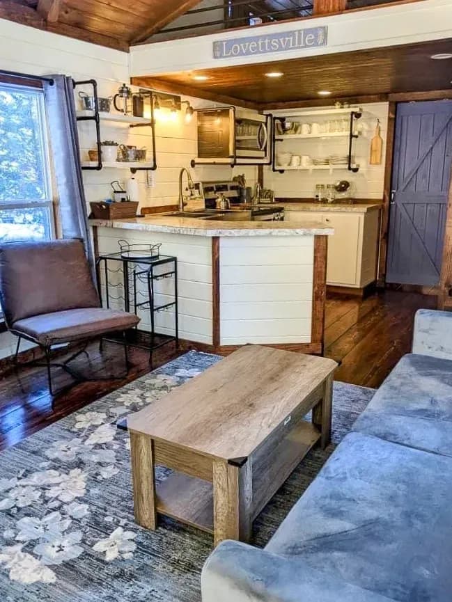 Polar pines | 4b 109 interior home features