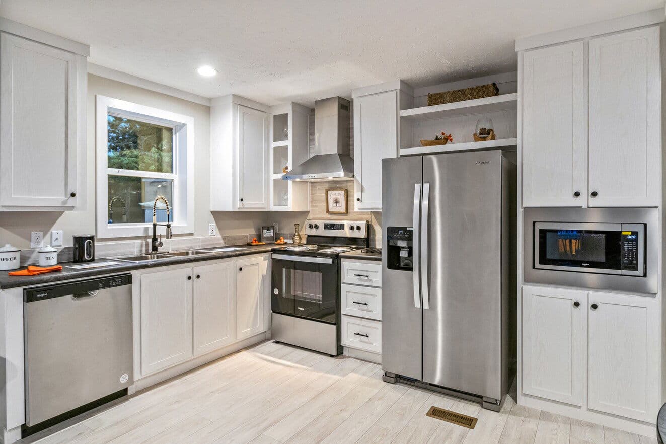 Urban 16462u kitchen home features