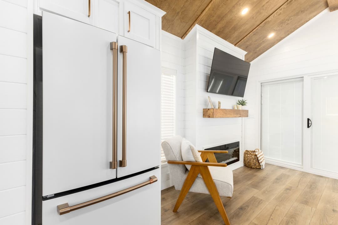 Eldorado 9101 interior home features