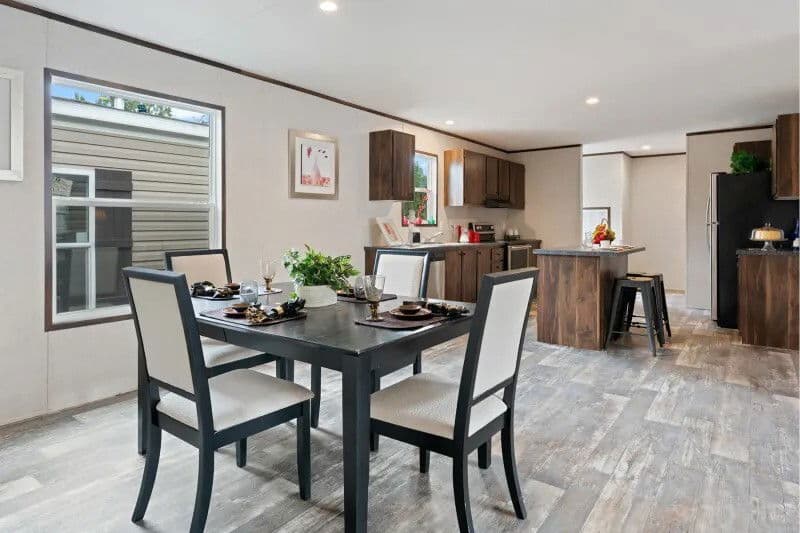 Pinnacle interior home features