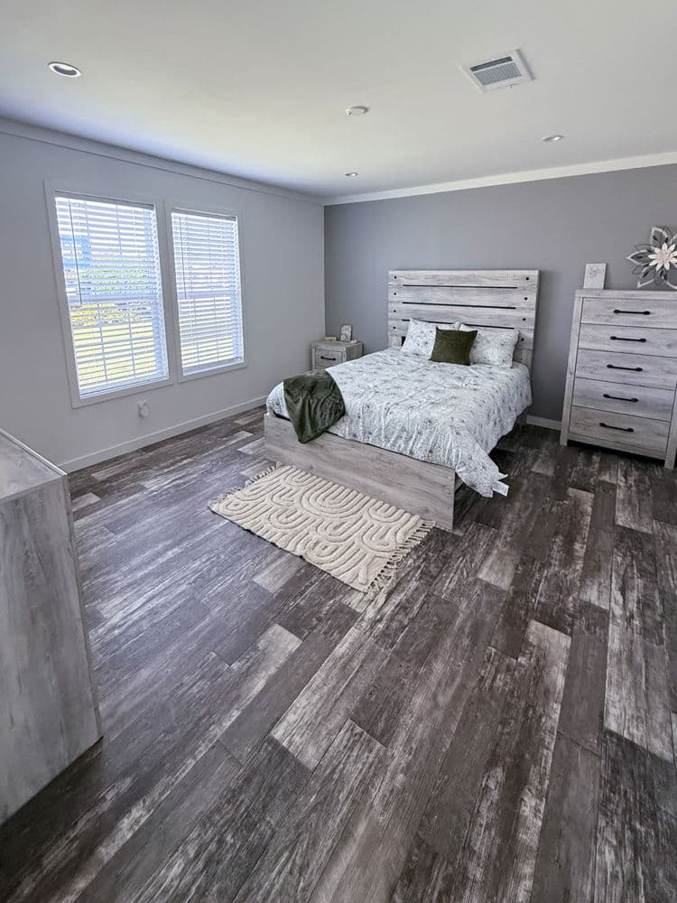 Gibbon bedroom home features