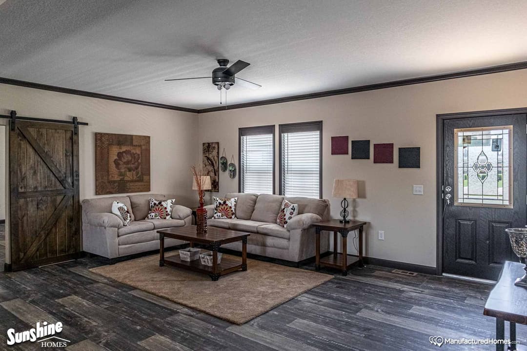 Pri3268-2004 interior home features