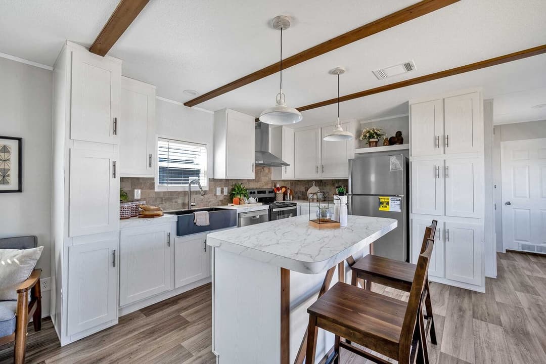 Pinnacle 16763a kitchen home features