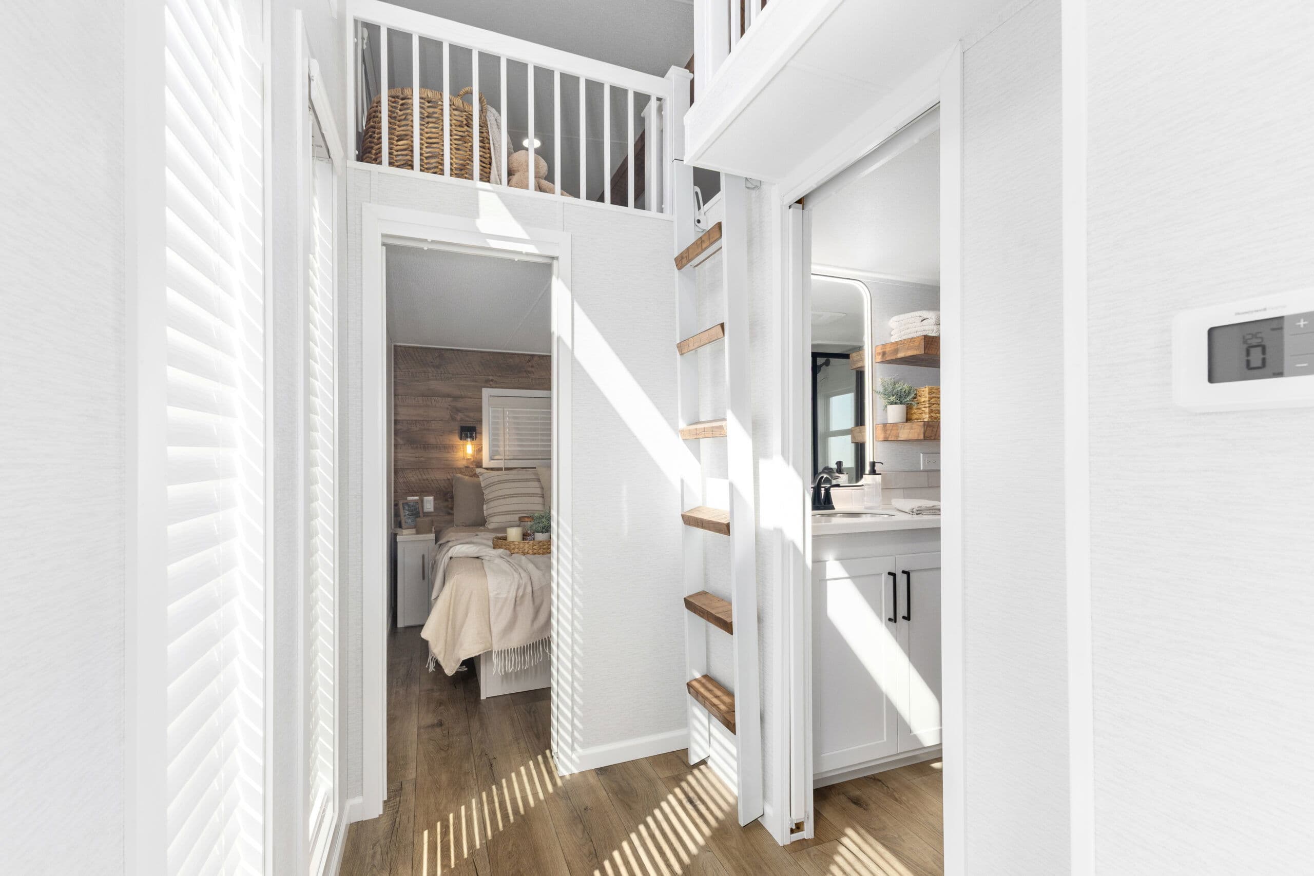 Island 6449 interior home features