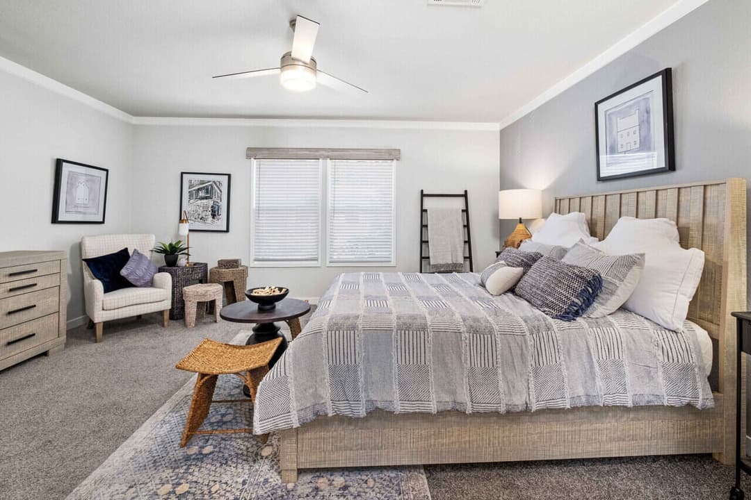 Belterra 32603b bedroom home features