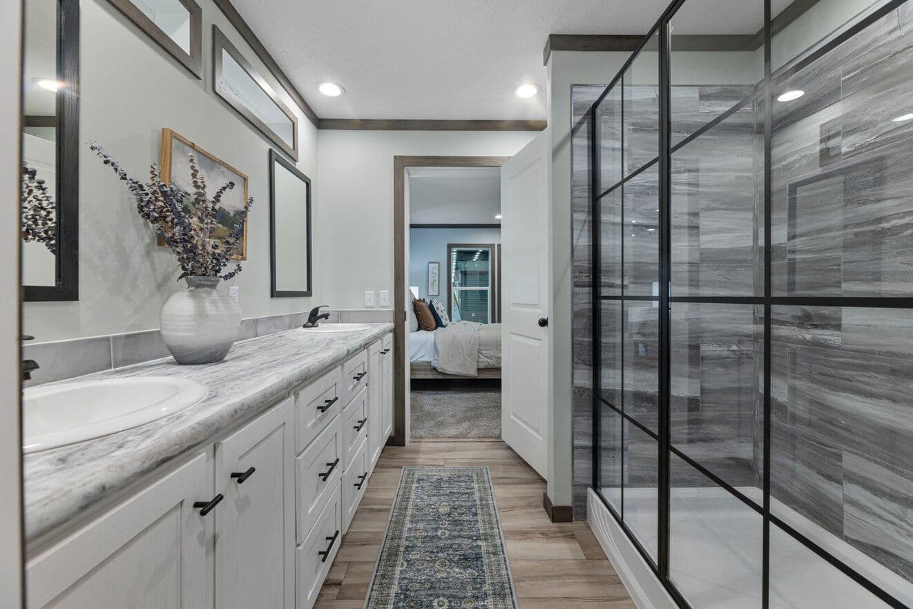 Hemos 28524b bathroom home features