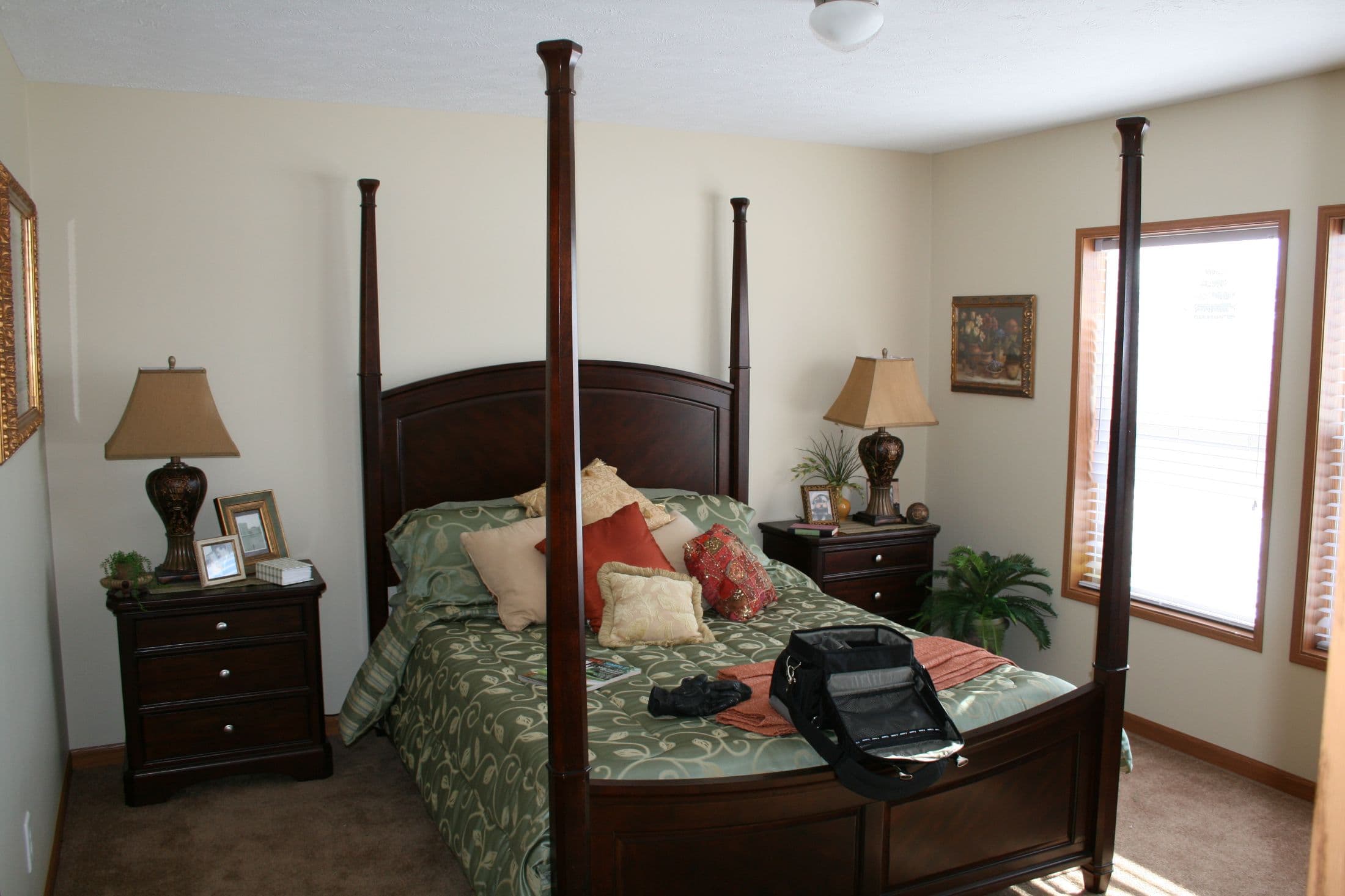 Elm bedroom home features