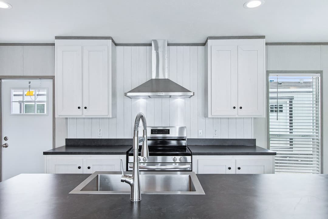 Resolution 16682x kitchen home features