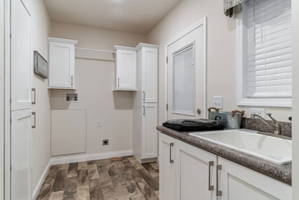 Signature 1 bathroom home features