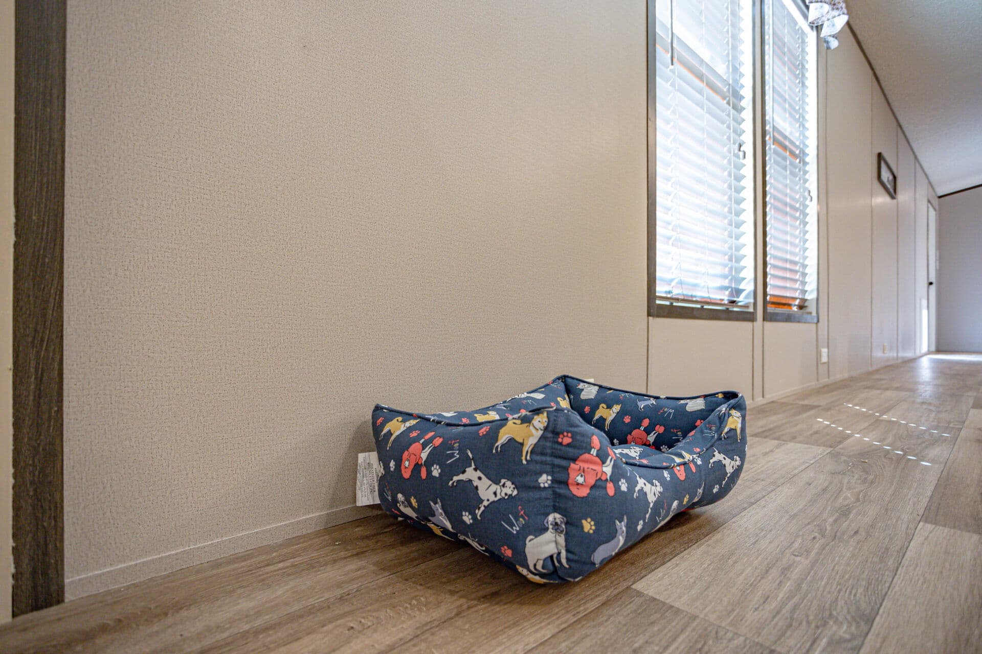 Select s-1672-32b interior home features