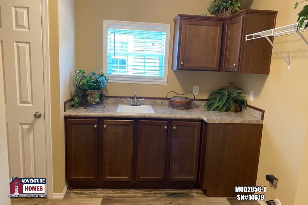 Mod2856-1 interior home features