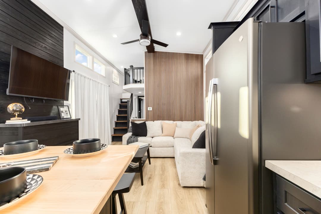 Island 6376 kitchen home features