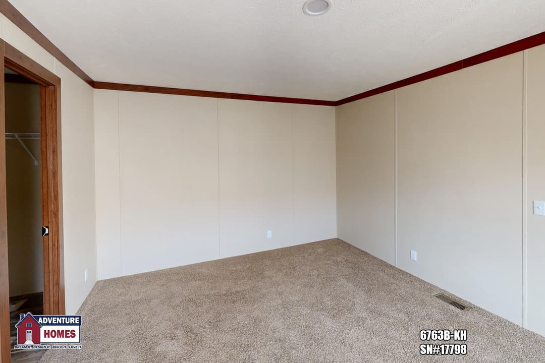 6763b-kh bedroom home features