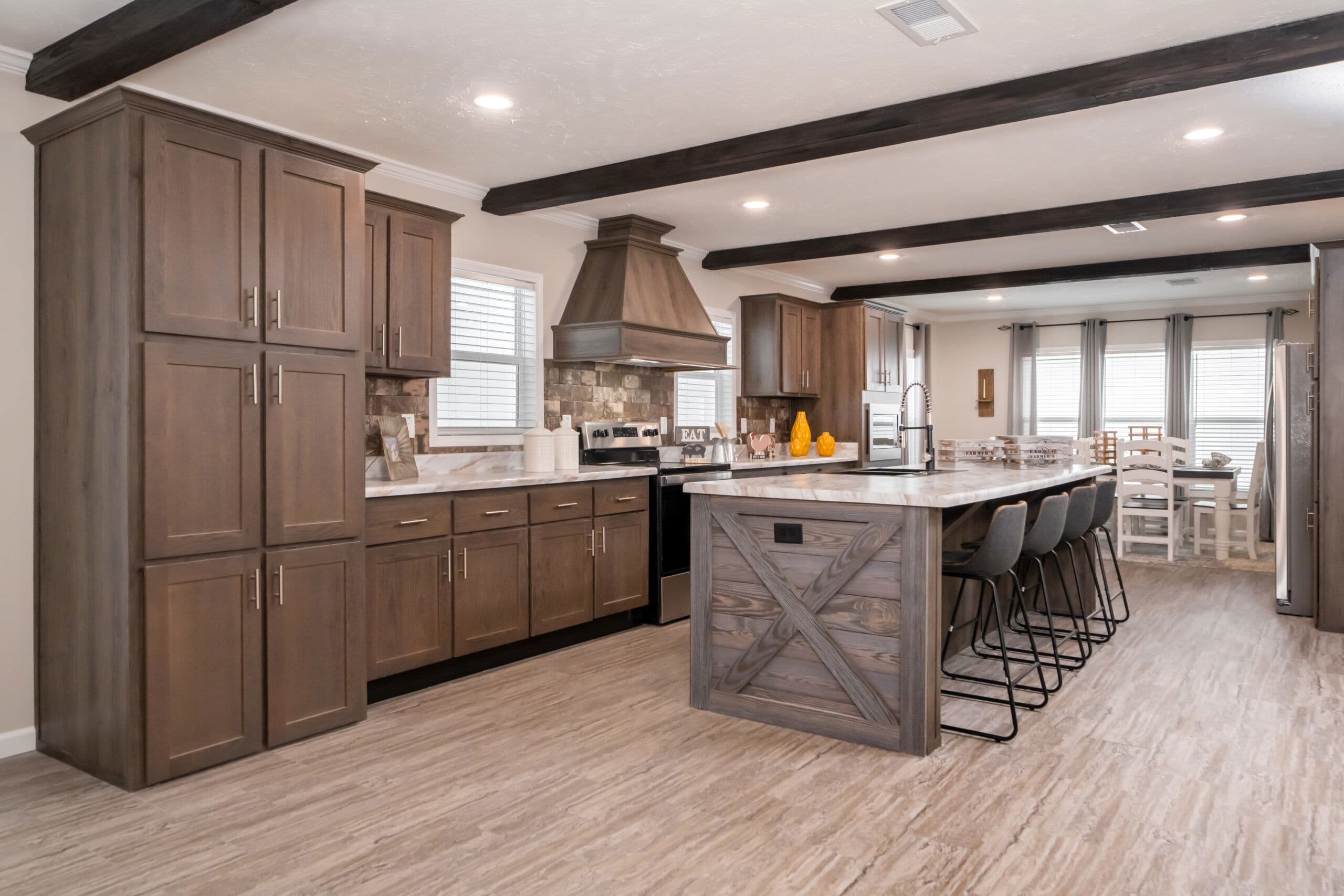 Md-54-32 the duke kitchen home features