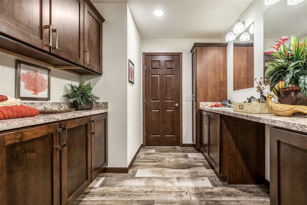 Limited 3 kitchen home features