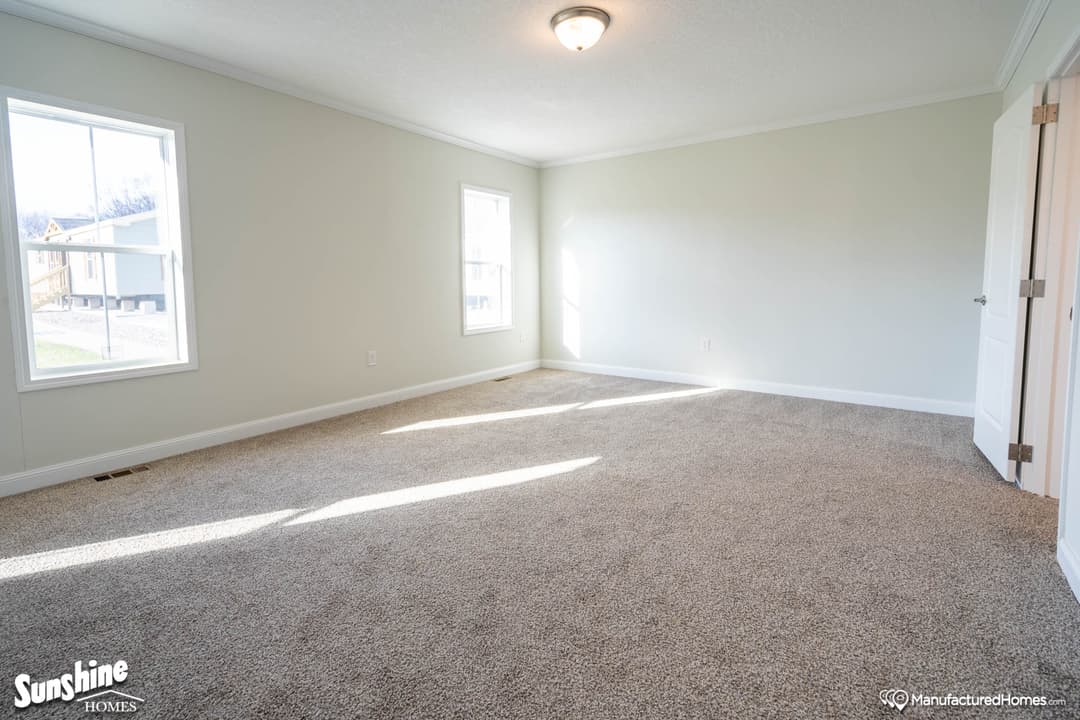 Pri3280-2043 bedroom home features