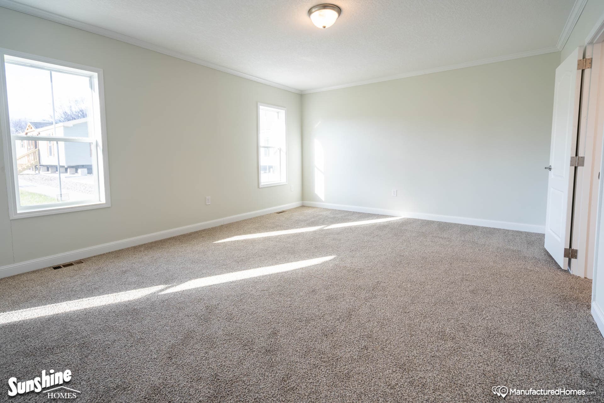 Pri3280-2043 bedroom home features