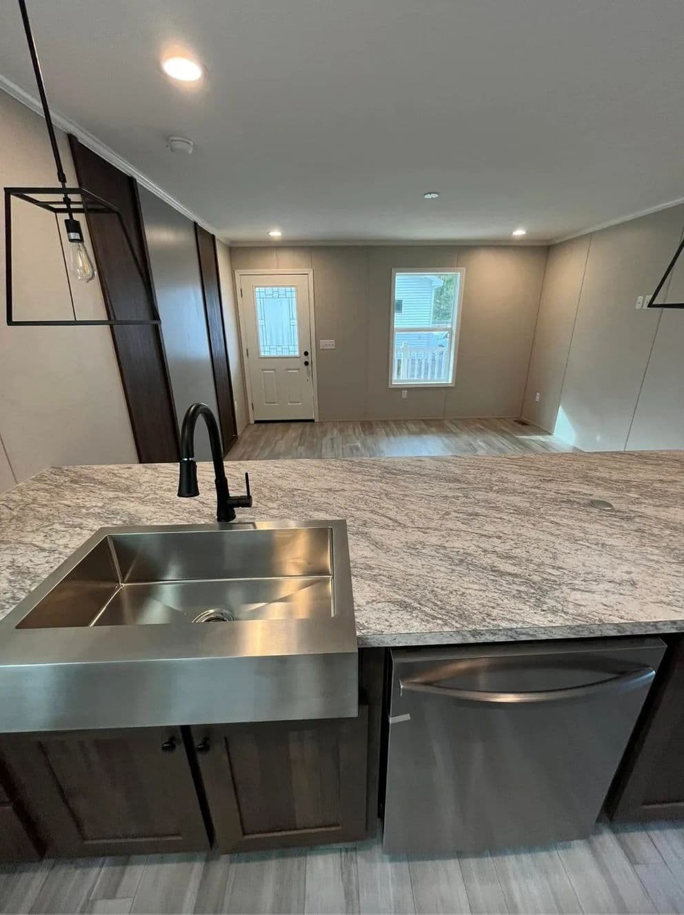 Peridot 60 kitchen home features