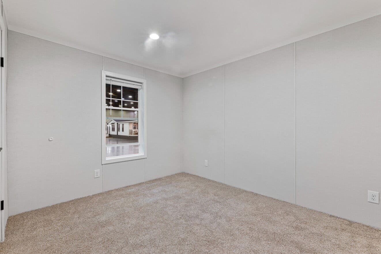 Vivid 28603n bedroom home features