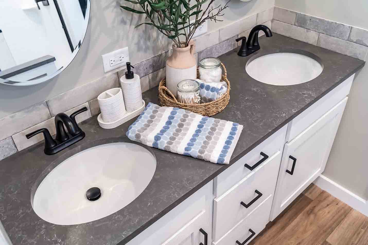 Cheaha bathroom home features