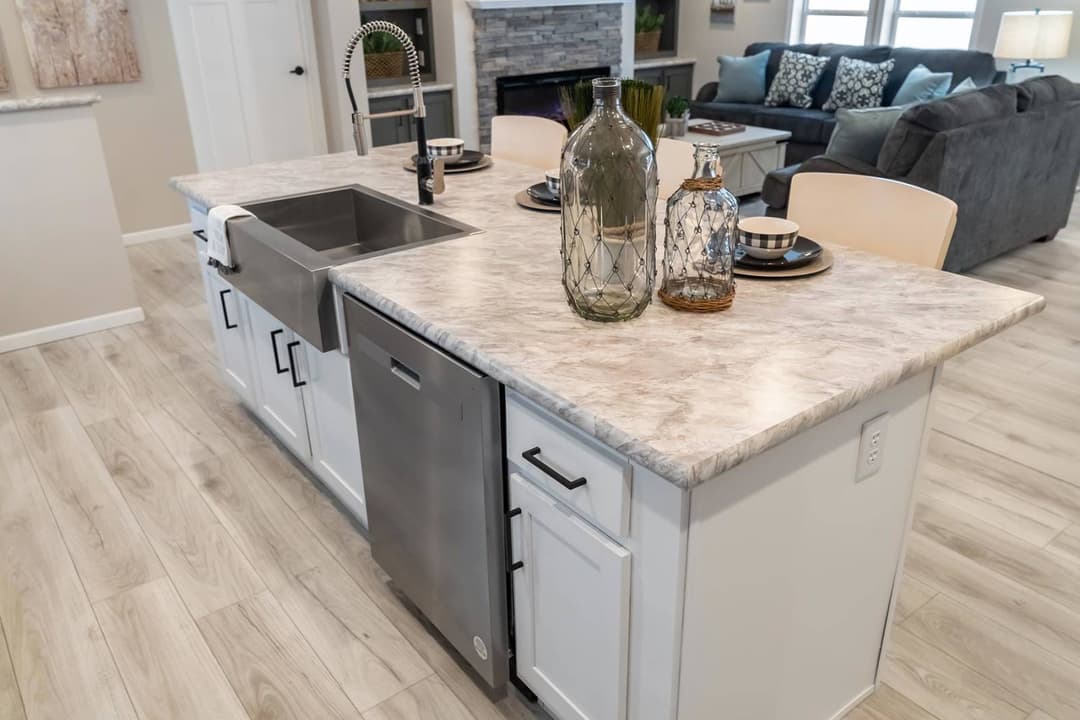 N611 kitchen home features