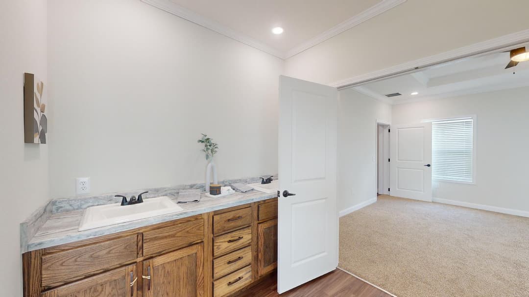 Pri4784-3503 bathroom home features