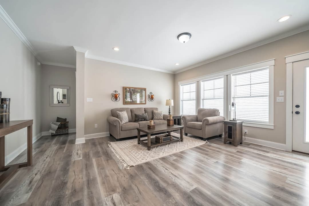 Tidewater cape interior home features