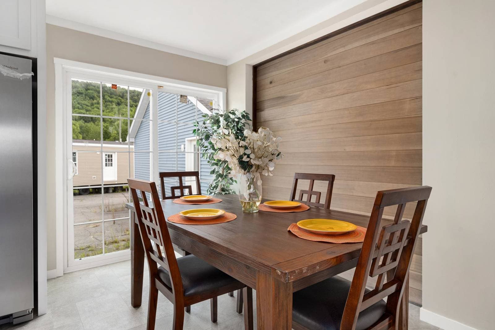 East point - elevate 52 interior home features