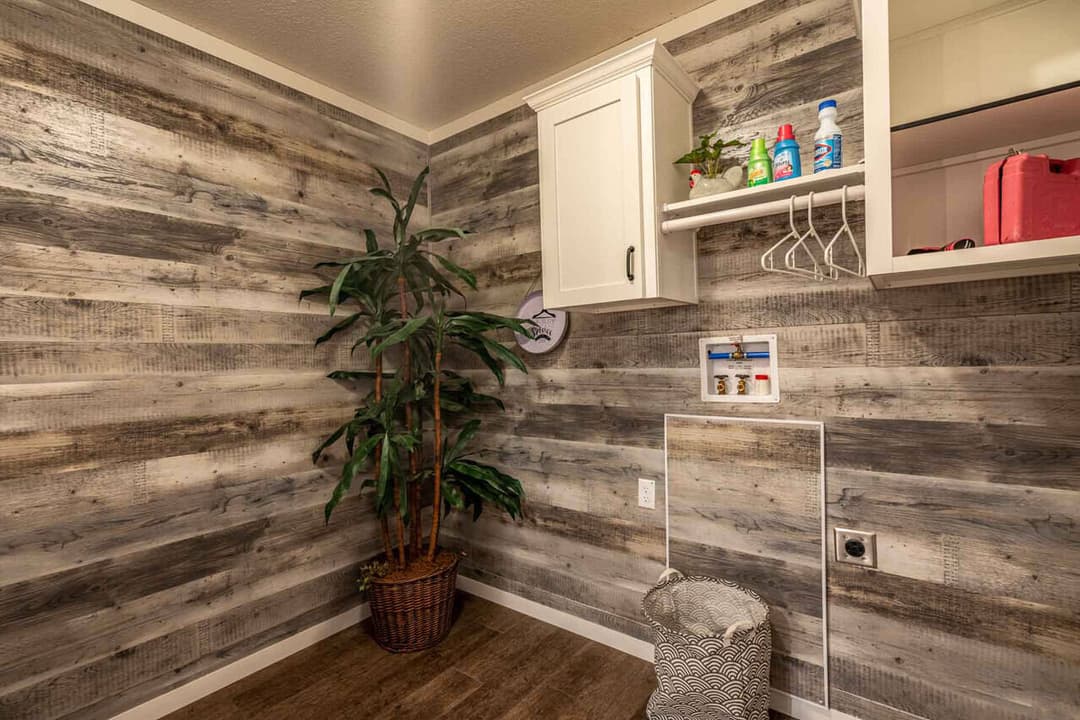 Magnum 30764m interior home features