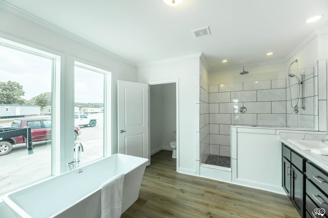 Pri3268-2069 bathroom home features