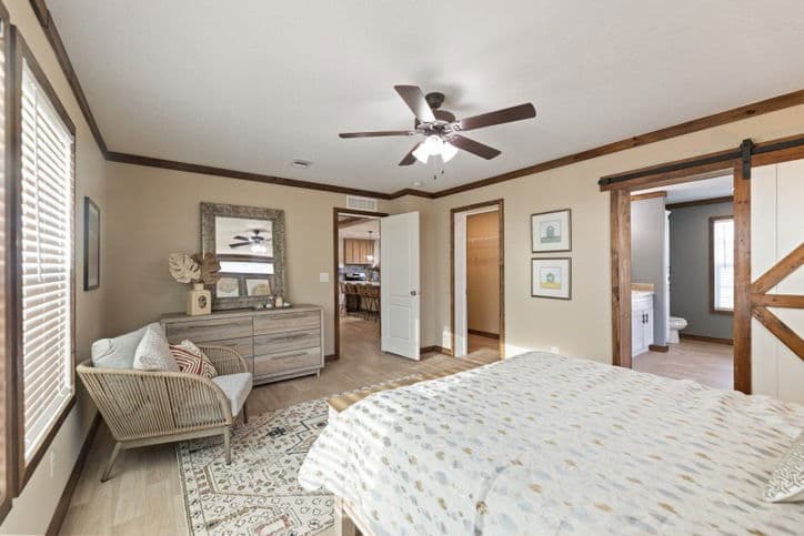 Goose 28643a bedroom home features