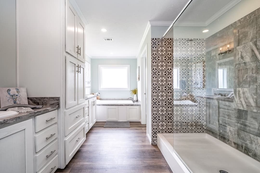 Upshaw bathroom home features