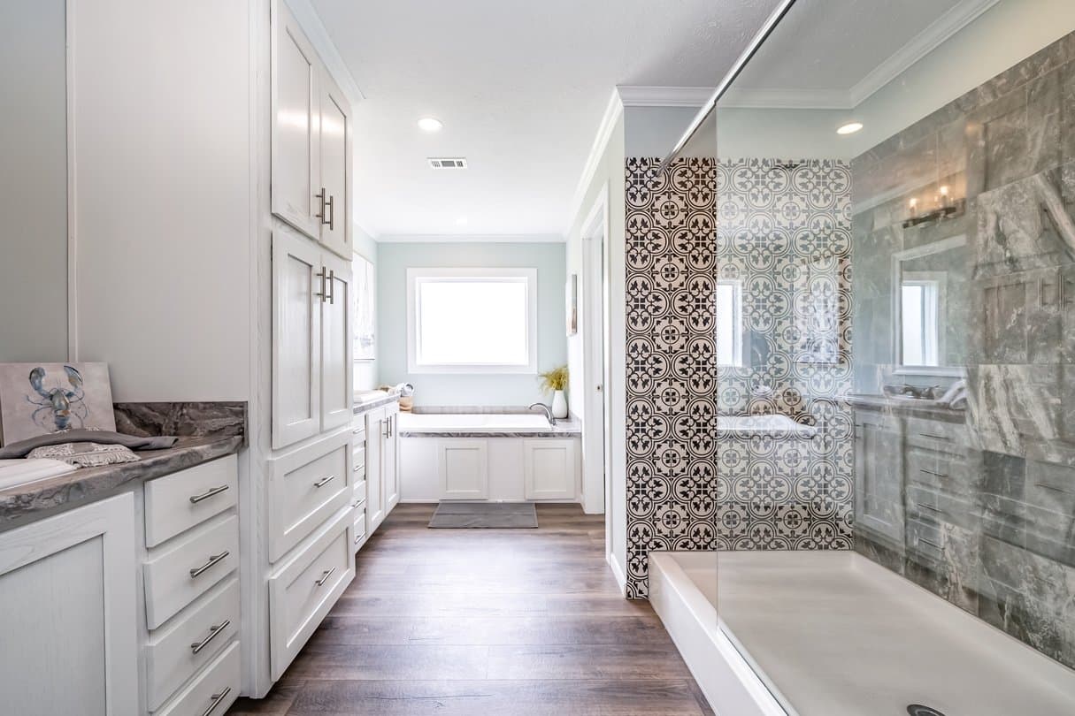 Upshaw bathroom home features