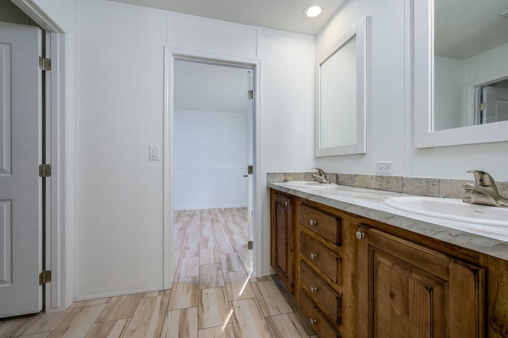 Tortuga bathroom home features