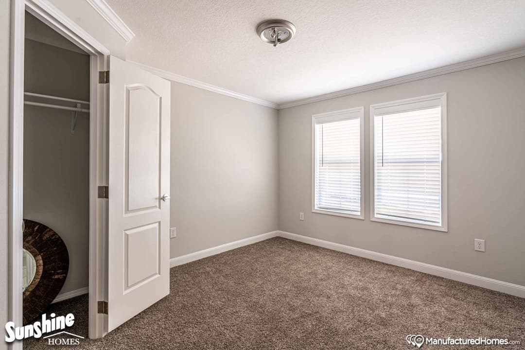 Pri3252-2001 v2 bedroom home features