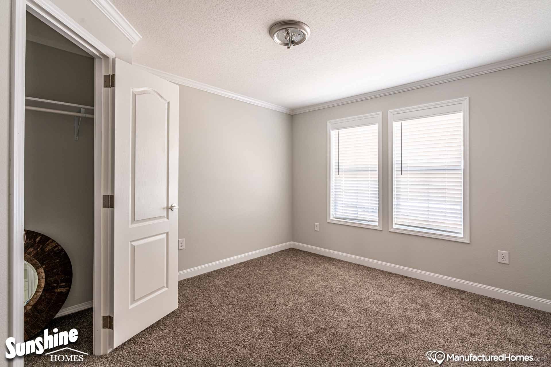 Pri3252-2001 v2 bedroom home features