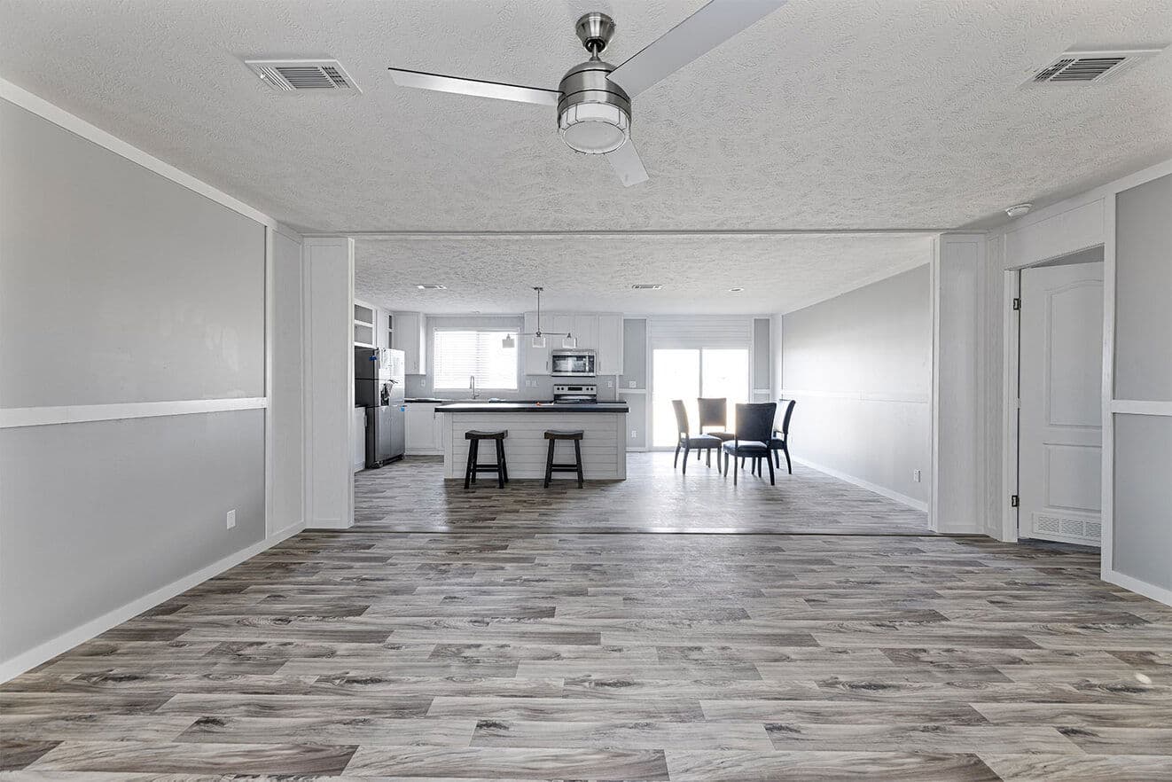 Valu maxx premier 32684e interior home features