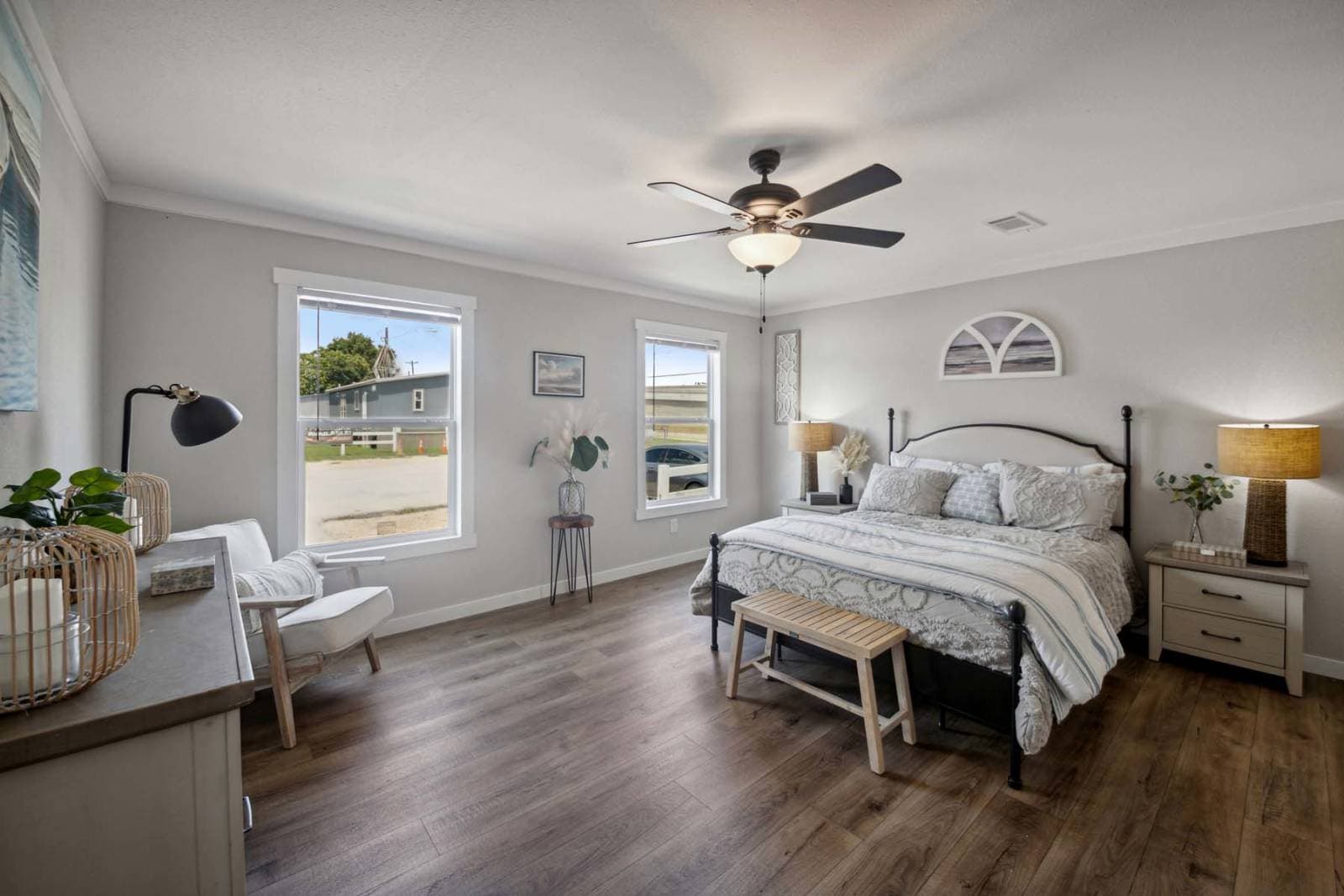 Cedar creek 3276h42106 bedroom home features