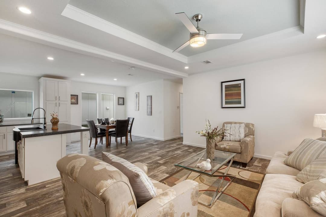 Titan extreme 2856n interior home features