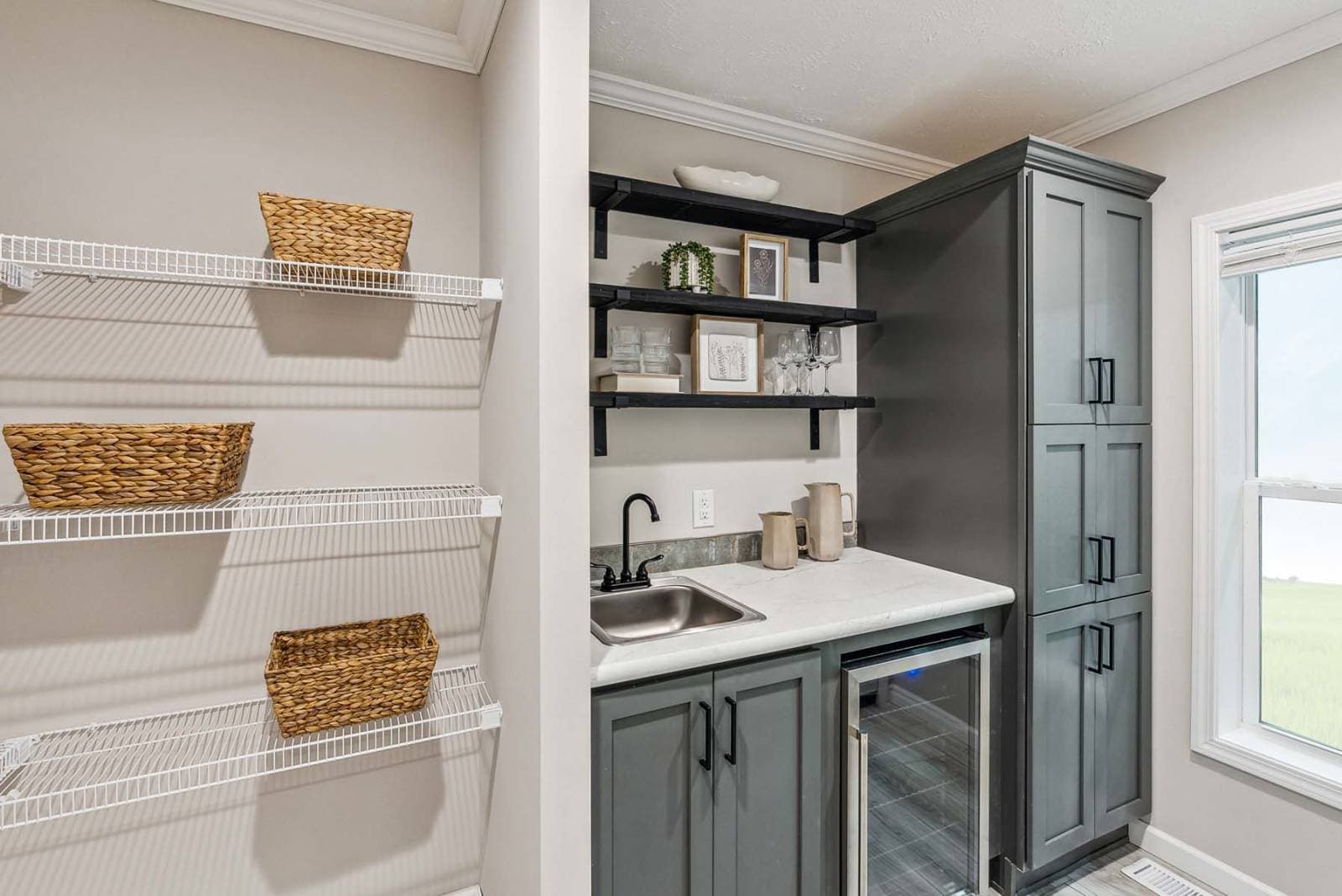 Bay springs c804 interior home features