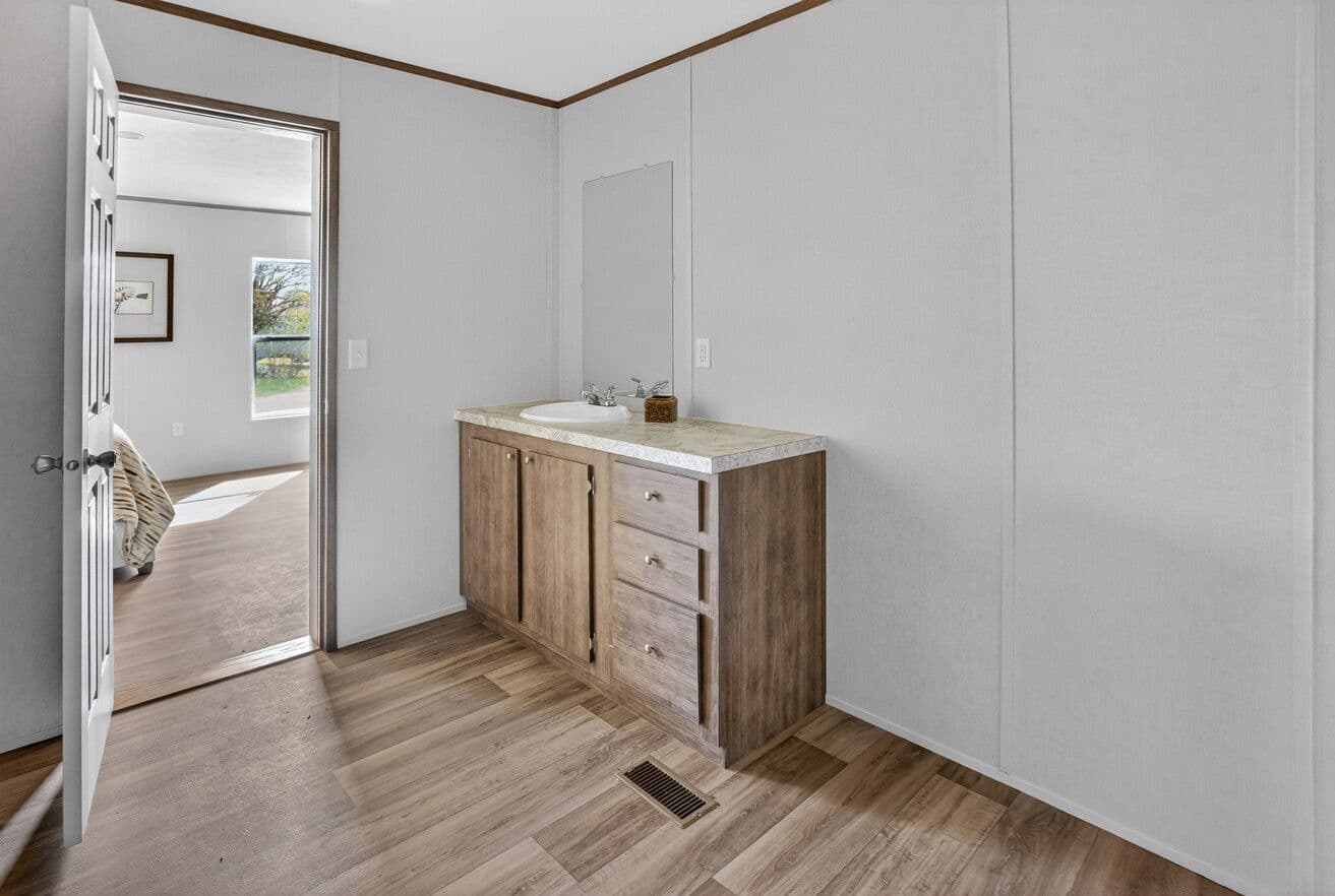 Jasper 28564a bathroom home features