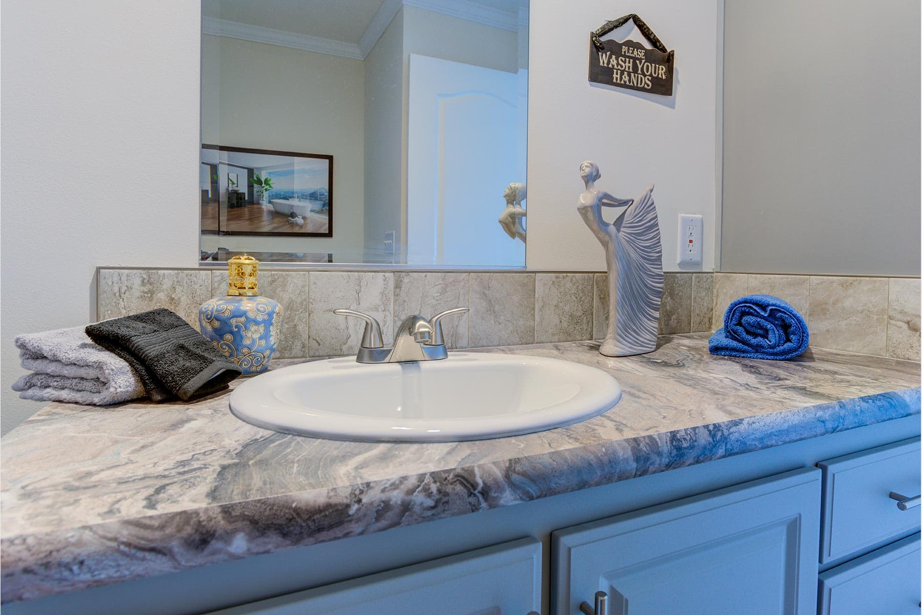 Spectra rh7100 bathroom home features